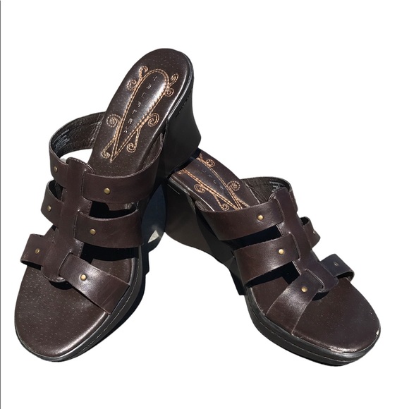 TRUEFLEX Brown Wedge Sandals Sz 6 - Picture 1 of 5